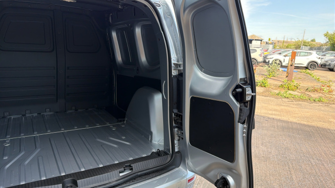 Renault Kangoo L1 Diesel ML19 Blue dCi 95 Extra Van - Image 50